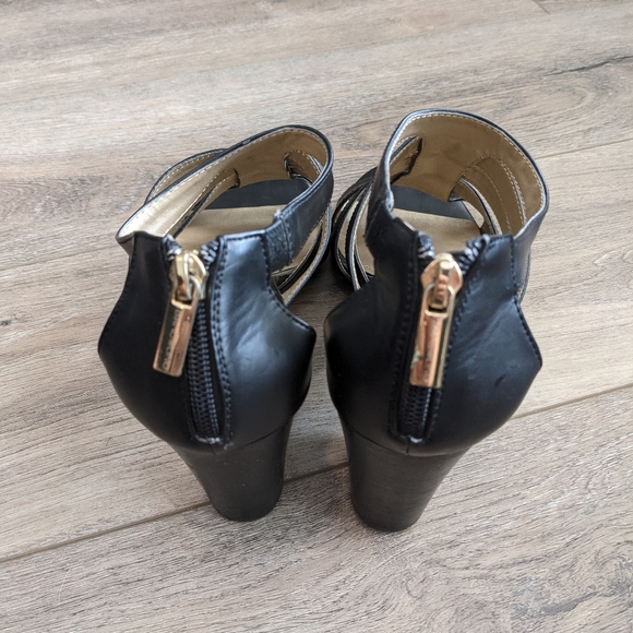 Women's size 9 Bandolino heels - Picture 9 of 10